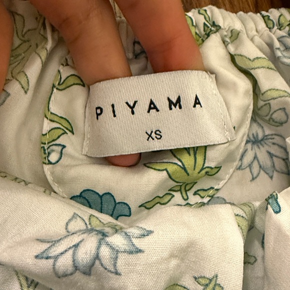 Piyama Nicolette Blue and White Floral Lotus Pajama Set - Picture 2 of 5